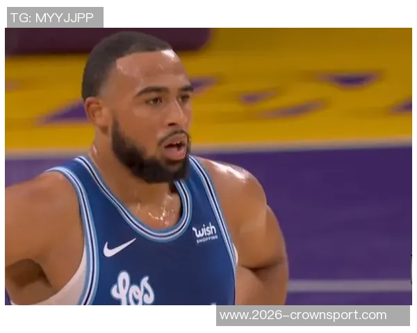 罗林斯状态低迷14投仅4中贡献10分5板7助失误频繁三分球全失手