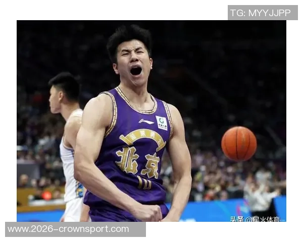 邹雨宸高效表现12投9中罚球10中8砍下27分11板成为内线核心力量