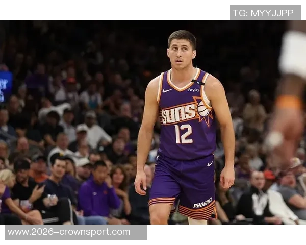 吉莱斯皮称赞布克决策果断自己专注于接球投篮半场贡献12分