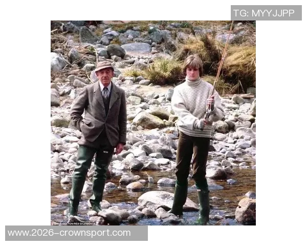 神奇的第71分钟吉马良斯与赖斯同场进球后甜蜜亲吻镜头瞬间